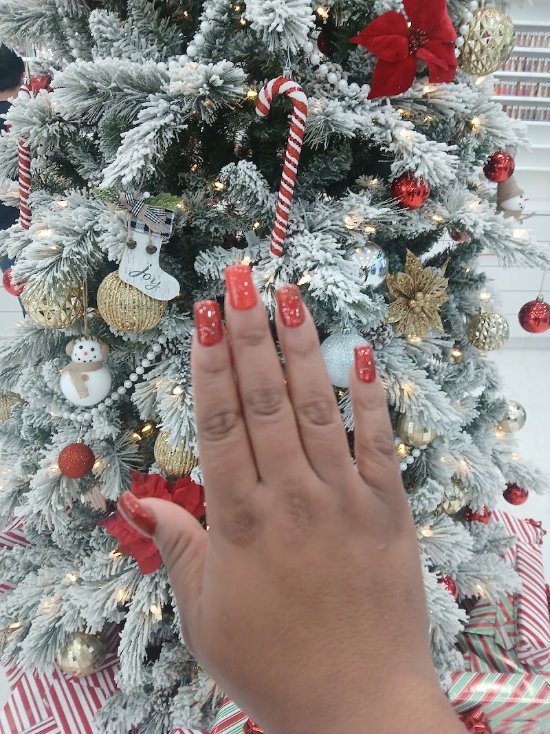 Holiday red glitter nail design